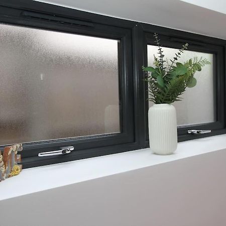 Lovely One Bed Apartment-Near All Transport-Village-Freeparking Londýn Exteriér fotografie