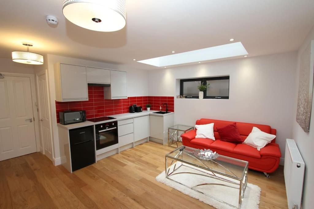 Lovely One Bed Apartment-Near All Transport-Village-Freeparking Londýn Exteriér fotografie