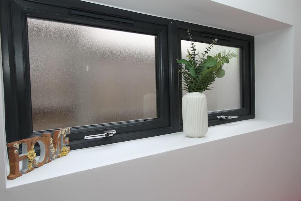 Lovely One Bed Apartment-Near All Transport-Village-Freeparking Londýn Exteriér fotografie